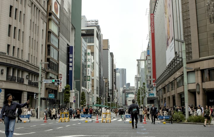 Ginza Chuo-dori closed for Sunday pedestrians